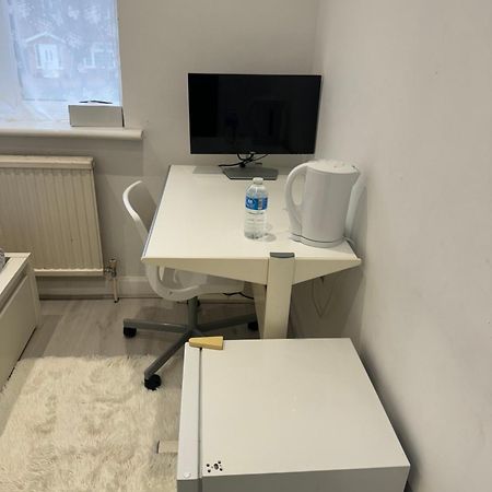 Single Room Canvey Island Eksteriør billede