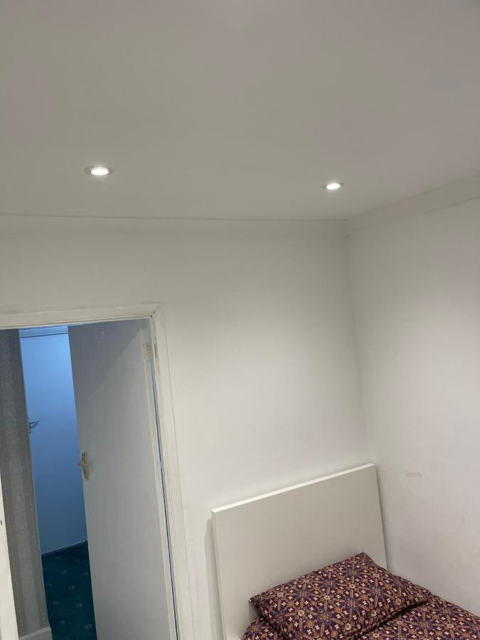 Single Room Canvey Island Eksteriør billede